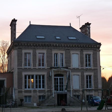 L'Etape Famille Estissac Exterior foto