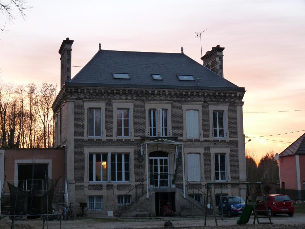 L'Etape Famille Estissac Exterior foto